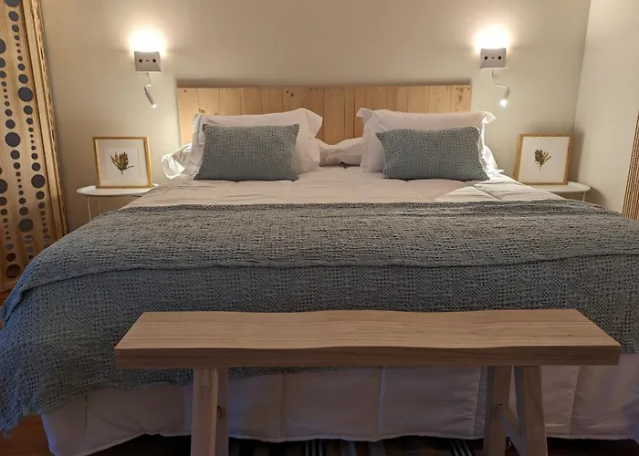 La Mimosa Пуэнтедеуме