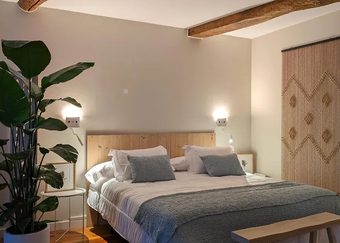 La Mimosa Пуэнтедеуме